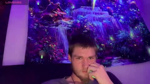 Snapshot of anomalies_ig chatting on 4, 1, 2025 anomalies_ig online show from 4, 1, 2025