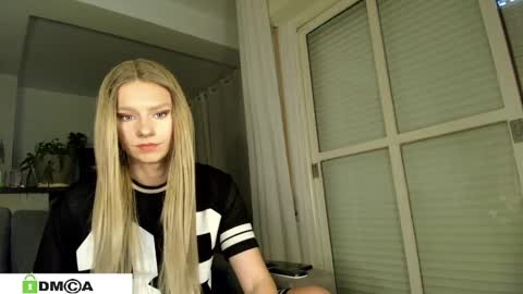 Sexy Ladybug online show from 28, 2, 2025