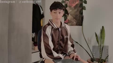 Snapshot of anthonny_05 chatting on 12, 9, 2025 TONY NEW ACCOUNT online show from 12, 9, 2025