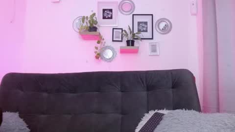 Antonella y Brian online show from 5, 10, 2025