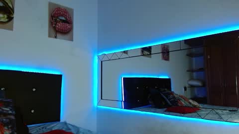 Snapshot of antonella_pink2 chatting on 26, 10, 2025 antonella online show from 26, 10, 2025