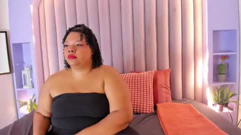 Snapshot of antonellagreyy__ chatting on 21, 10, 2025 ANTONELLA online show from 21, 10, 2025