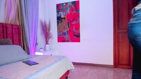 Snapshot of antonellahall_ chatting on 7, 12, 2024 AntonellaHall online show from 7, 12, 2024