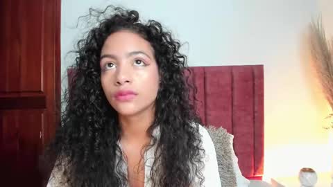 Snapshot of antonellahall_ chatting on 17, 9, 2025 AntonellaHall online show from 17, 9, 2025