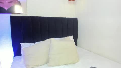 antonellariva_ online show from 14, 10, 2025