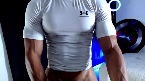 Instagram miguelangel1802  online show from 3, 11, 2025