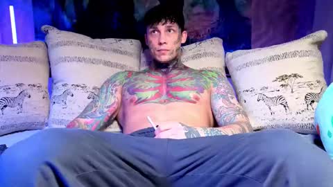 Snapshot of anubisgod88 chatting on 17, 12, 2025 Tom online show from 17, 12, 2025