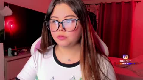   Independent model  online show from 30, 10, 2025