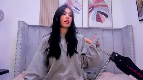 anya_belth online show from 8, 9, 2025