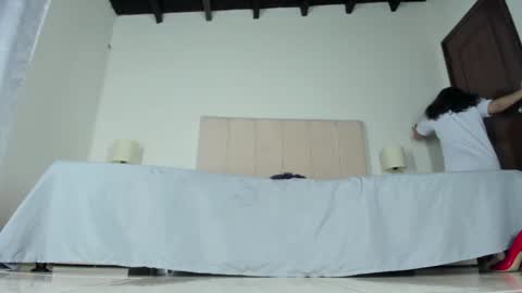 I am Anya online show from 5, 1, 2025
