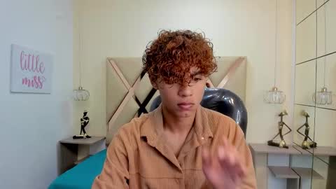 anyelotwink online show from 11, 1, 2026