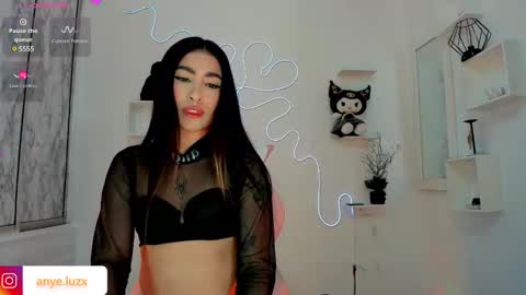 anyeluz_z online show from 25, 2, 2025