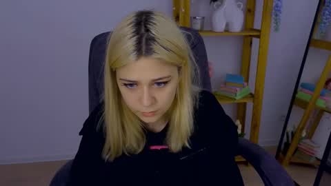 Snapshot of apheliastar chatting on 26, 10, 2025 ApheliaStar online show from 26, 10, 2025