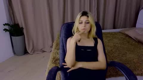 Snapshot of apheliastar chatting on 1, 12, 2025 ApheliaStar online show from 1, 12, 2025