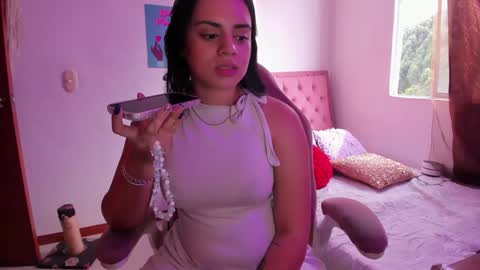 Sara Model Independent online show from 6, 2, 2025