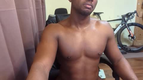 Snapshot of apollodarkmn chatting on 14, 12, 2025 apollodarkmn online show from 14, 12, 2025