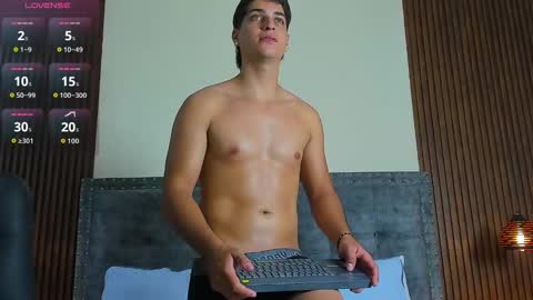 Snapshot of apolo_moon18 chatting on 21, 10, 2025 Apolo online show from 21, 10, 2025