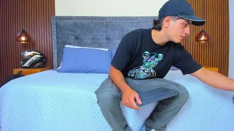 Snapshot of apolo_moon18 chatting on 25, 10, 2025 Apolo online show from 25, 10, 2025