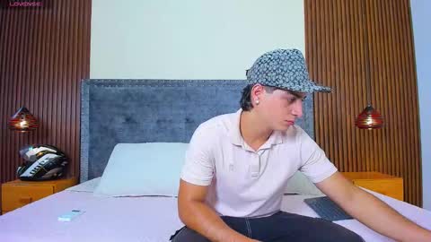 Snapshot of apolo_moon18 chatting on 27, 10, 2025 Apolo online show from 27, 10, 2025