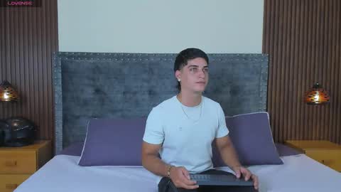 Snapshot of apolo_moon18 chatting on 7, 11, 2025 Apolo online show from 7, 11, 2025