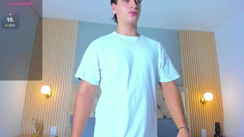 Snapshot of apolo_moon18 chatting on 2, 12, 2025 Apolo online show from 2, 12, 2025