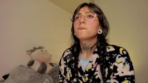 Snapshot of apolorising_ chatting on 10, 9, 2025 Lola Apolo online show from 10, 9, 2025