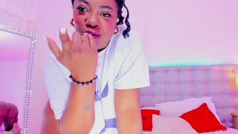 Snapshot of apotheosicass chatting on 2, 2, 2025 KARLA  online show from 2, 2, 2025