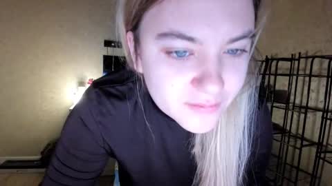 appleyummybuns online show from 3, 11, 2025