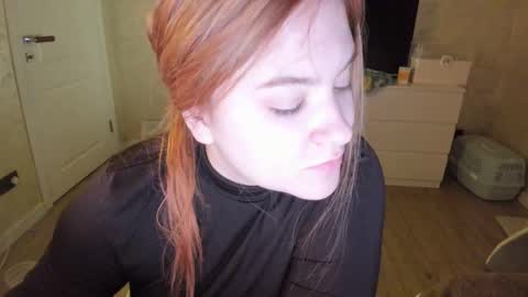 Snapshot of appleyummybuns chatting on 7, 3, 2026 appleyummybuns online show from 7, 3, 2026