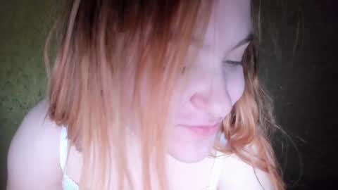 Snapshot of appleyummybuns chatting on 12, 3, 2026 appleyummybuns online show from 12, 3, 2026