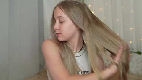 Snapshot of appr0ved chatting on 6, 12, 2024 REYNA my friend online show from 6, 12, 2024