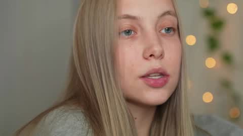 Snapshot of appr0ved chatting on 6, 12, 2024 REYNA my friend online show from 6, 12, 2024