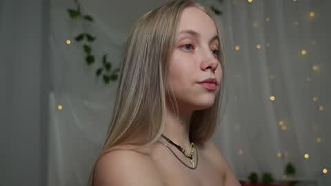 Snapshot of appr0ved chatting on 14, 1, 2025 REYNA my friend online show from 14, 1, 2025