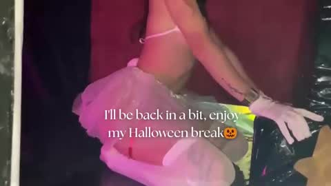 Snapshot of april_bennett chatting on 8, 10, 2025 online show from 8, 10, 2025