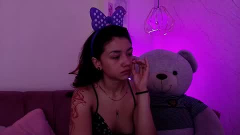 Snapshot of april_bennett chatting on 9, 10, 2025 online show from 9, 10, 2025