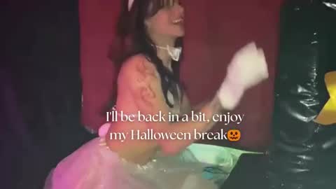 Snapshot of april_bennett chatting on 20, 10, 2025 online show from 20, 10, 2025