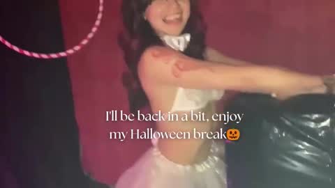 Snapshot of april_bennett chatting on 3, 11, 2025 online show from 3, 11, 2025