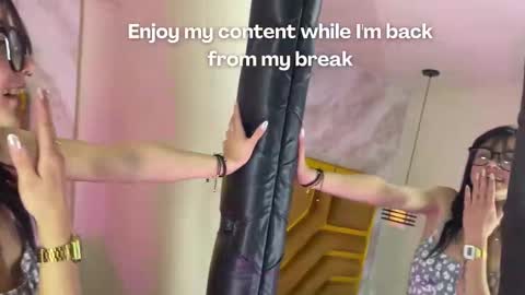 Snapshot of april_bennett chatting on 4, 11, 2025 online show from 4, 11, 2025