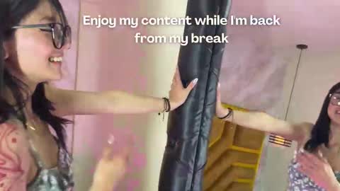 Snapshot of april_bennett chatting on 13, 11, 2025 online show from 13, 11, 2025