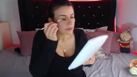 April online show from 22, 12, 2025