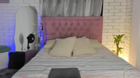 Snapshot of april_scarlett chatting on 12, 1, 2025 Scarlett Independent Model  online show from 12, 1, 2025