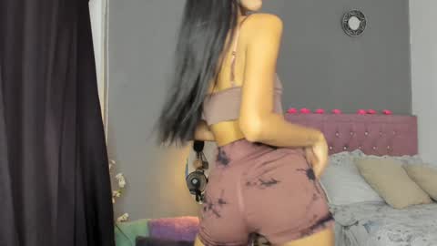 Snapshot of april_scarlett chatting on 2, 2, 2025 Scarlett Independent Model  online show from 2, 2, 2025