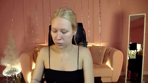 AprilChambers online show from 19, 1, 2026