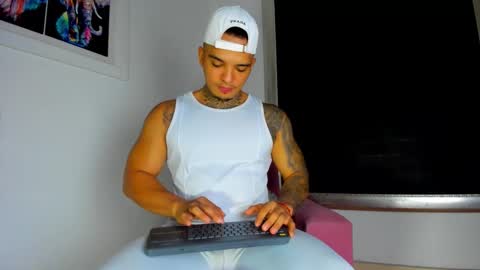Snapshot of aquiles_elpapi chatting on 26, 9, 2025 AquilesElpapi online show from 26, 9, 2025