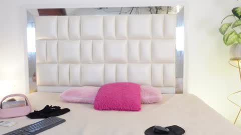   online show from 28, 2, 2025