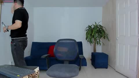 Snapshot of ares_johnsonn chatting on 22, 10, 2025 Ares online show from 22, 10, 2025