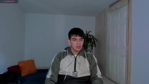 Snapshot of ares_johnsonn chatting on 24, 10, 2025 Ares online show from 24, 10, 2025