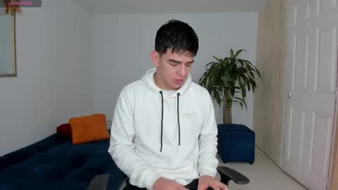 Snapshot of ares_johnsonn chatting on 25, 10, 2025 Ares online show from 25, 10, 2025