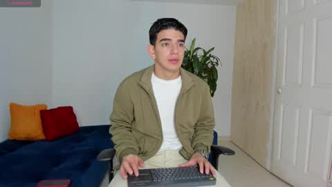Snapshot of ares_johnsonn chatting on 29, 10, 2025 Ares online show from 29, 10, 2025