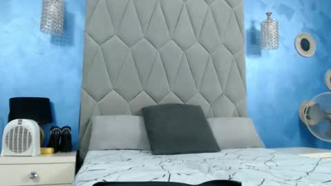 Snapshot of aretialisya chatting on 5, 11, 2025 aretialisya online show from 5, 11, 2025